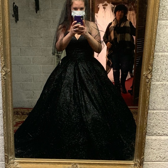 Dress - Picture 6 of 8